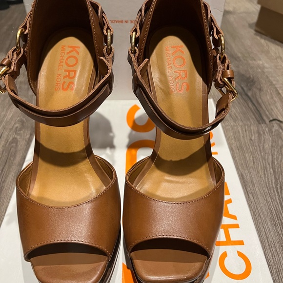 Platform open toe KORS - Picture 2 of 4